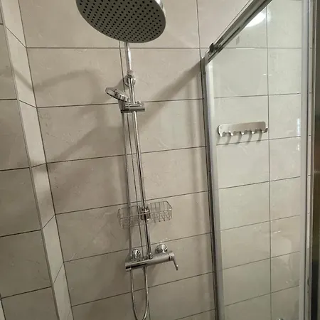 под старой лозой Aparthotel Novi Sad
