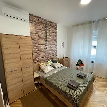 Aparthotel под старой лозой Novi Sad